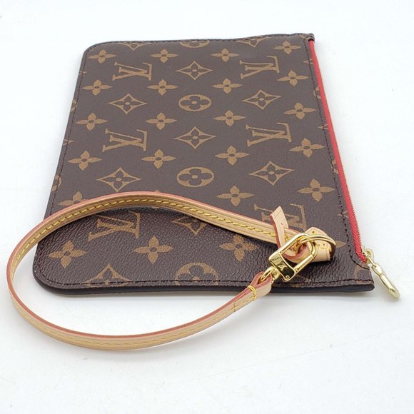 Authentic Louis Vuitton Wristlet / Clutch Monogram - Picture 4 of 11